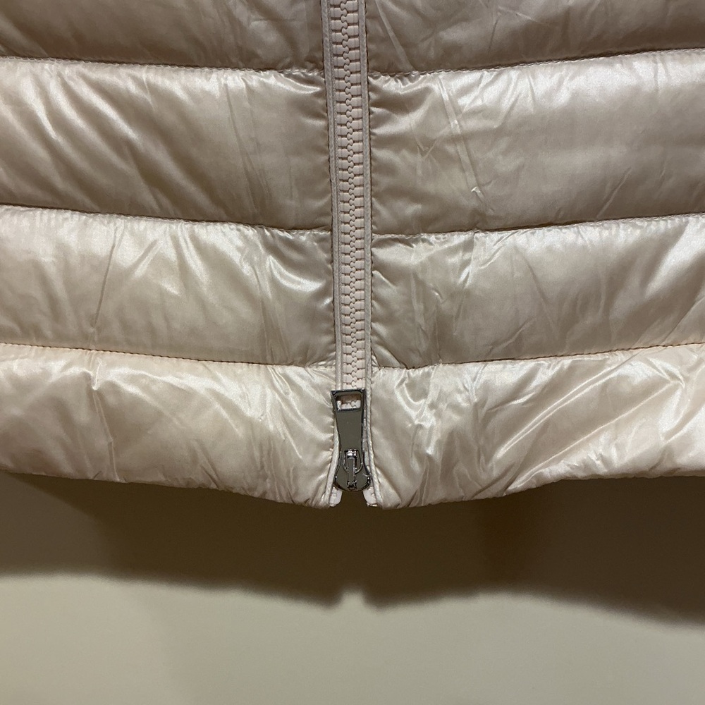 NWOT Moncler Women’s Beige Puffer Jacket, Size 3 (fits M-L) pit to pit 18 in - Picture 2 of 7